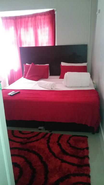 Valley Guest House Pretoria-Noord Buitenkant foto