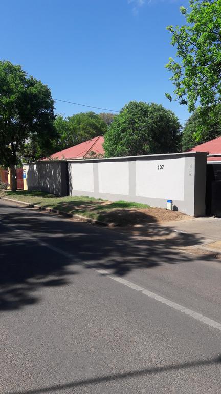 Valley Guest House Pretoria-Noord Buitenkant foto
