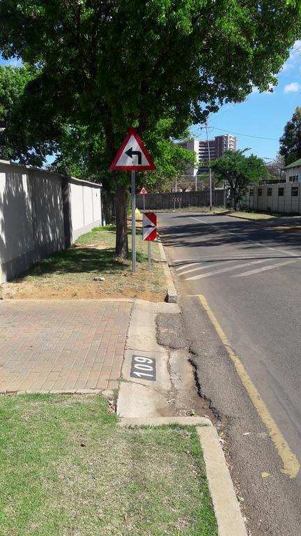 Valley Guest House Pretoria-Noord Buitenkant foto