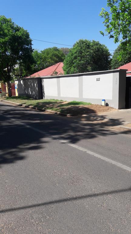 Valley Guest House Pretoria-Noord Buitenkant foto